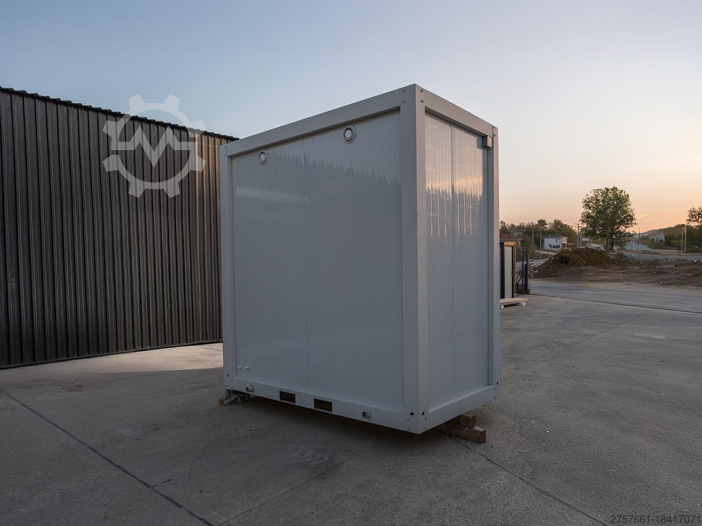 Contenedor sanitario premium con 2 duchas - Imagen 13