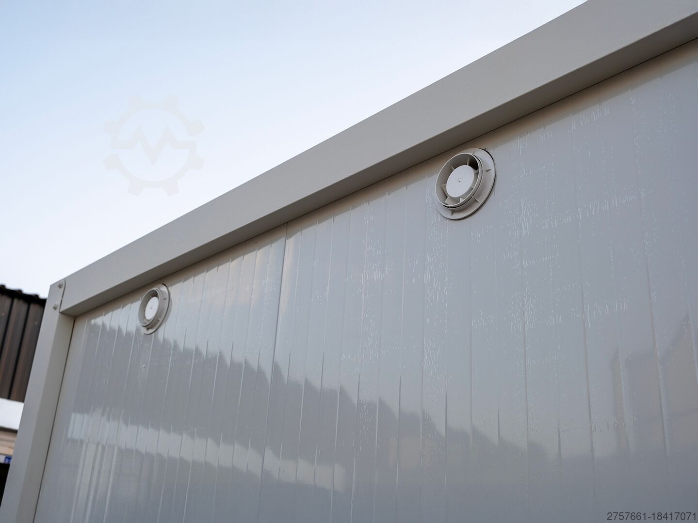 Contenedor sanitario premium con 2 duchas - Imagen 11