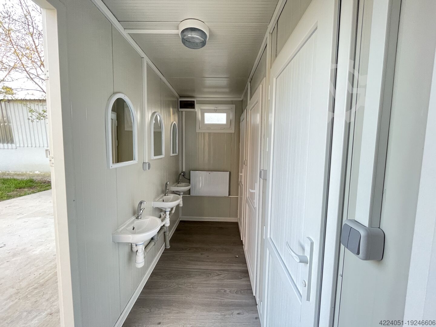 Gran sanitario estado nuevo de WC con lavabos - Imagen 13