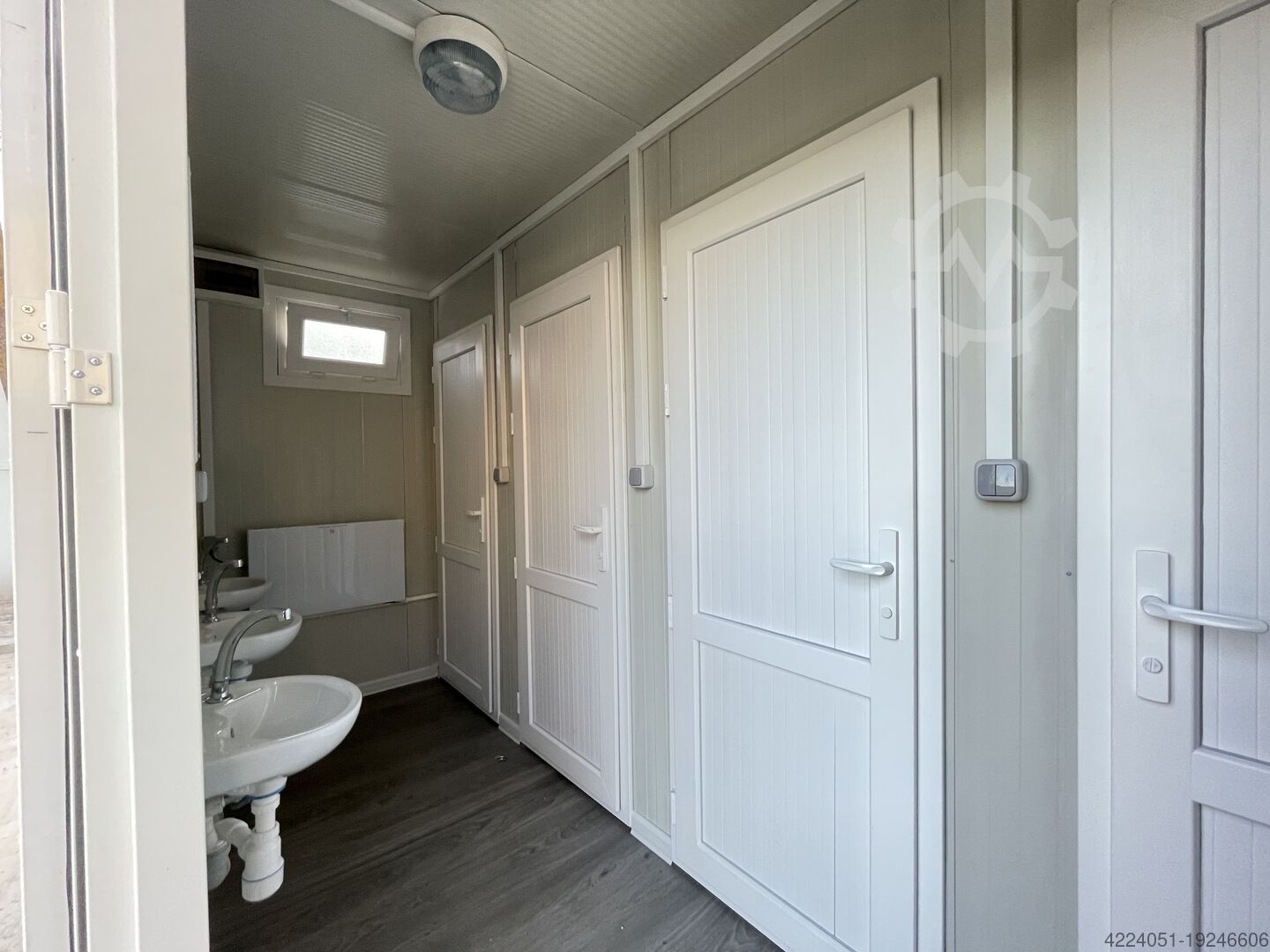 Gran sanitario estado nuevo de WC con lavabos - Imagen 9