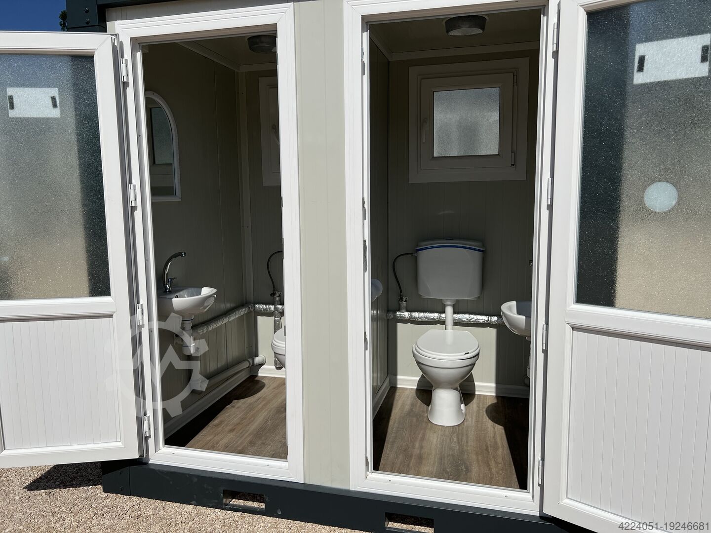 Nuevo sanitario 2 WC con lavabos - Imagen 2